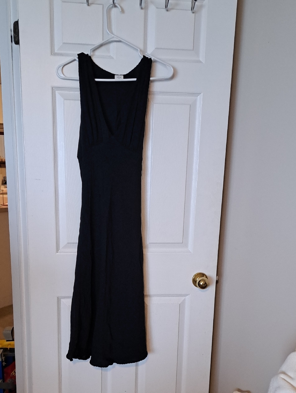 Wilfred Black Sleeveless V-Neck Maxi Dress